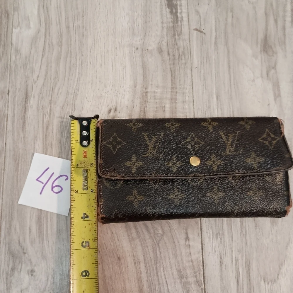 Louis Vuitton Monogram Logo Portefeuille Sarah Long Wallet